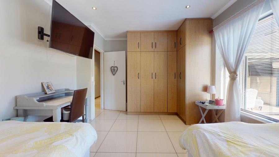4 Bedroom Property for Sale in Nuwe Uitsig Western Cape